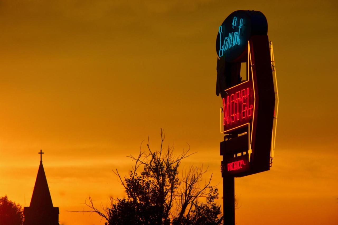 Motel Lariat *